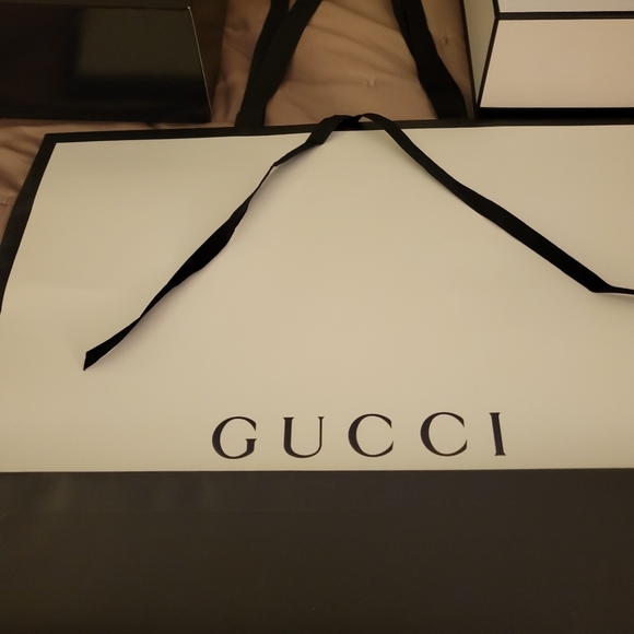 Variety lot of boxes, bag and books - Picture 2 of 4